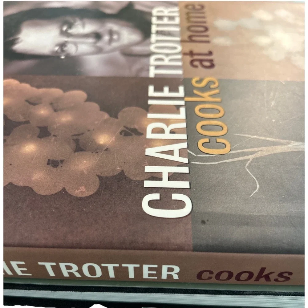 Charlie Trotter CHARLIE‎ TROTTER COOKS AT HOME 1st Edition Very Good HB DC
